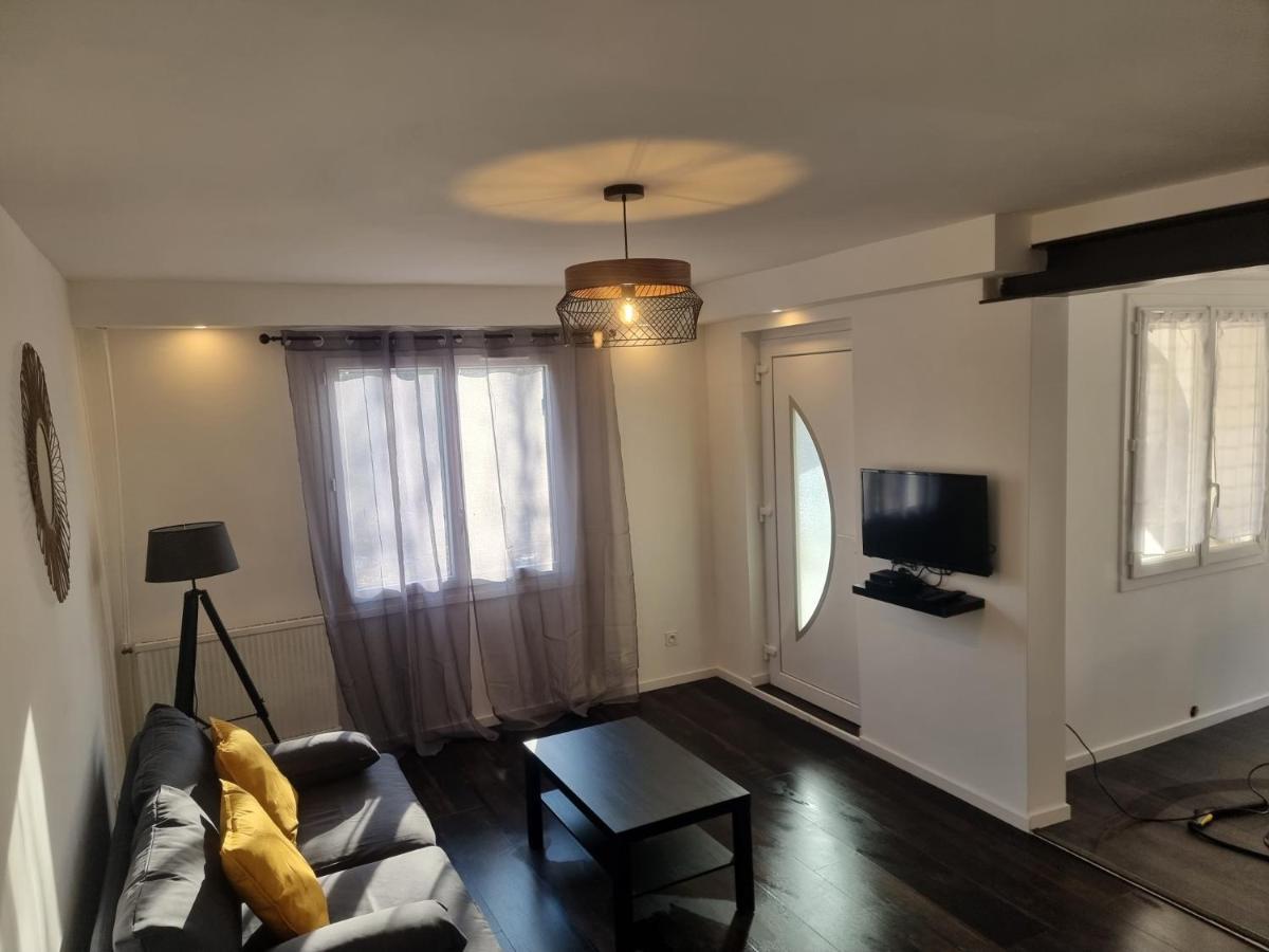LE PETIT MÉAS superbe appartement au calme. Pierrelatte Esterno foto